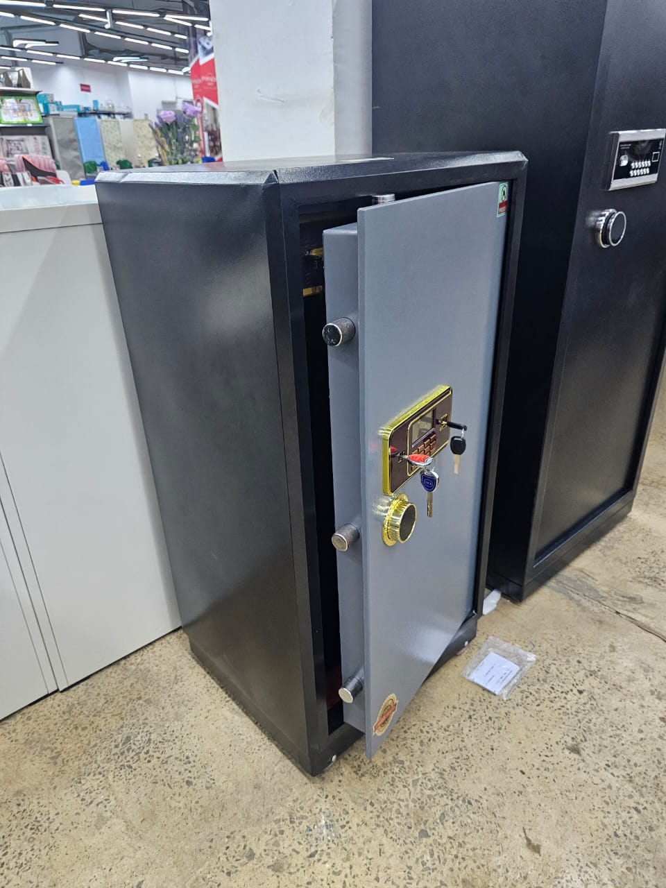 Safe Box (200Kgs)