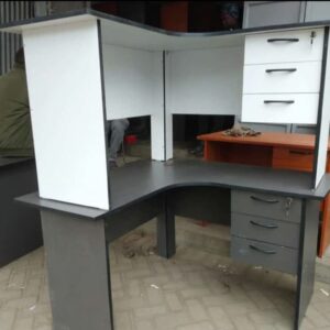L shapped office 4*4 office table.